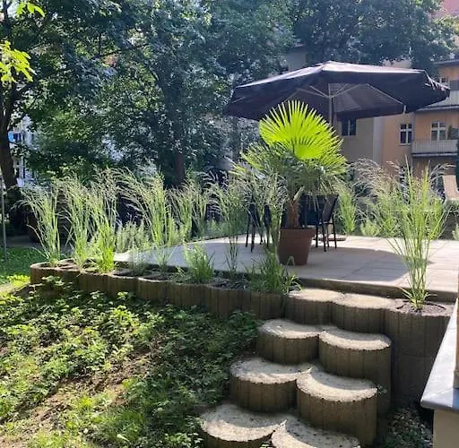 Modernes City-apartment Mit Grosser Terrasse 아파트 *